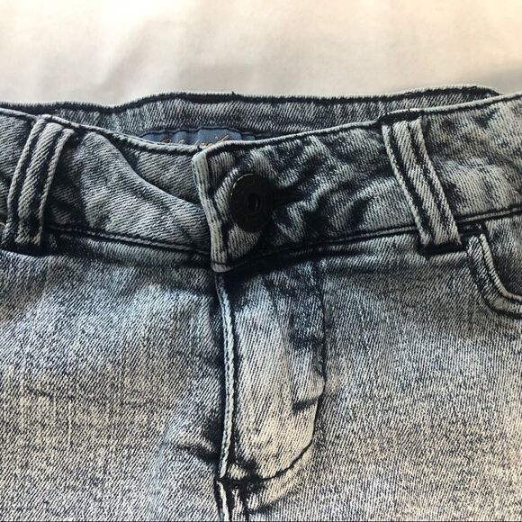 Celebrity Pink Size 3 Jean Shorts!! - Picture 4 of 9